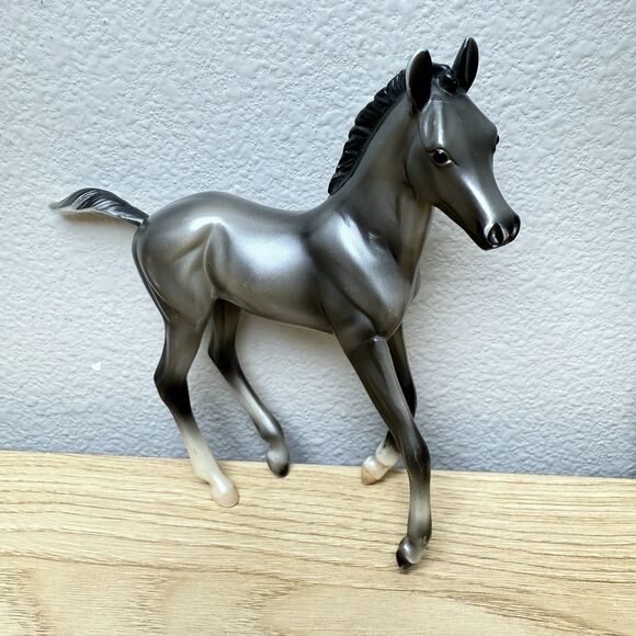 Breyer Foal Figurines Lot of 2 #62033 Liver Chestnut and Prancing Gray Foal Play - Picture 2 of 11